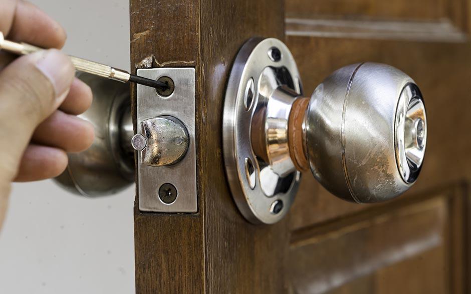 serrure de porte Montreuil